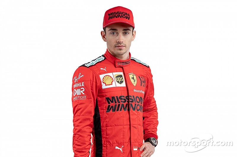 Képeken is Vettel és Leclerc új F1-es szerelése a Ferrarinál