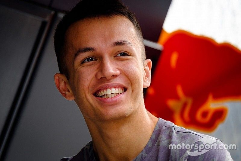 A Red Bull szerint Albon már közel olyan gyors tud lenni, mint Verstappen