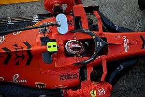 Sainz y Leclerc rodaron por segundo día con los Pirelli de 18 pulgadas