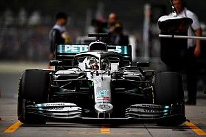 Hamilton egy hajszállal nyerte az FP3-at Brazíliában Verstappen előtt