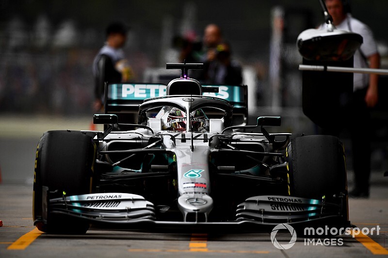 Hamilton egy hajszállal nyerte az FP3-at Brazíliában Verstappen előtt