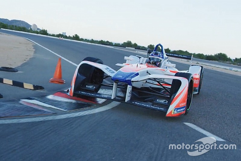 Test della Mahindra Formula E che ispira la Battista