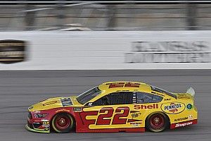 Logano wins Stage 1 in two-lap shootout at Kansas
