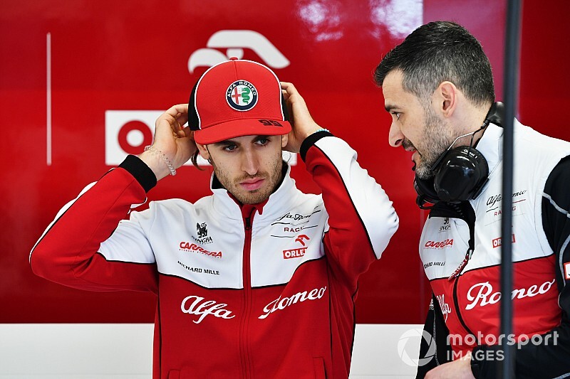 Giovinazzi rozbił Alfę