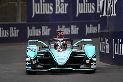 Intouchable, Evans signe la pole à Santiago