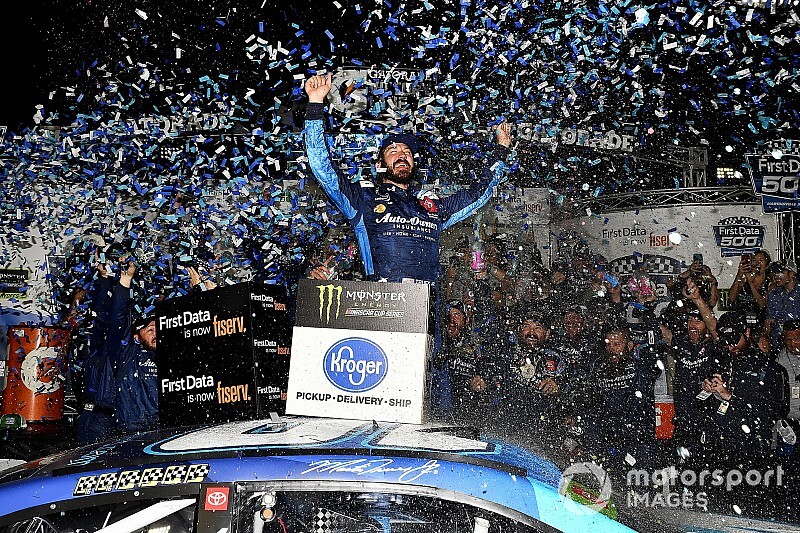 Truex dominates in Martinsville win; Hamlin and Logano fight