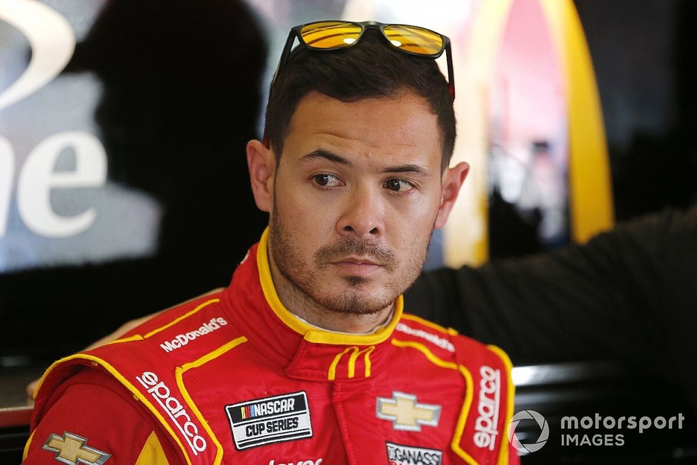 Kyle Larson solicita formalmente su regreso a NASCAR