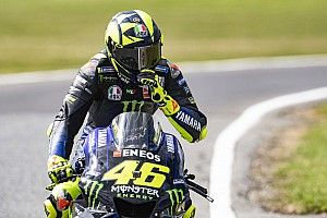 Rossi: “El plan de hacer la crono y la carrera el mismo día es curioso”