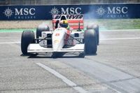 Vídeo: el emotivo homenaje de Vettel a Senna con su McLaren F1 en Imola