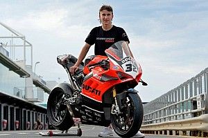Debut ASBK, Oli Bayliss Pakai Nomor 32