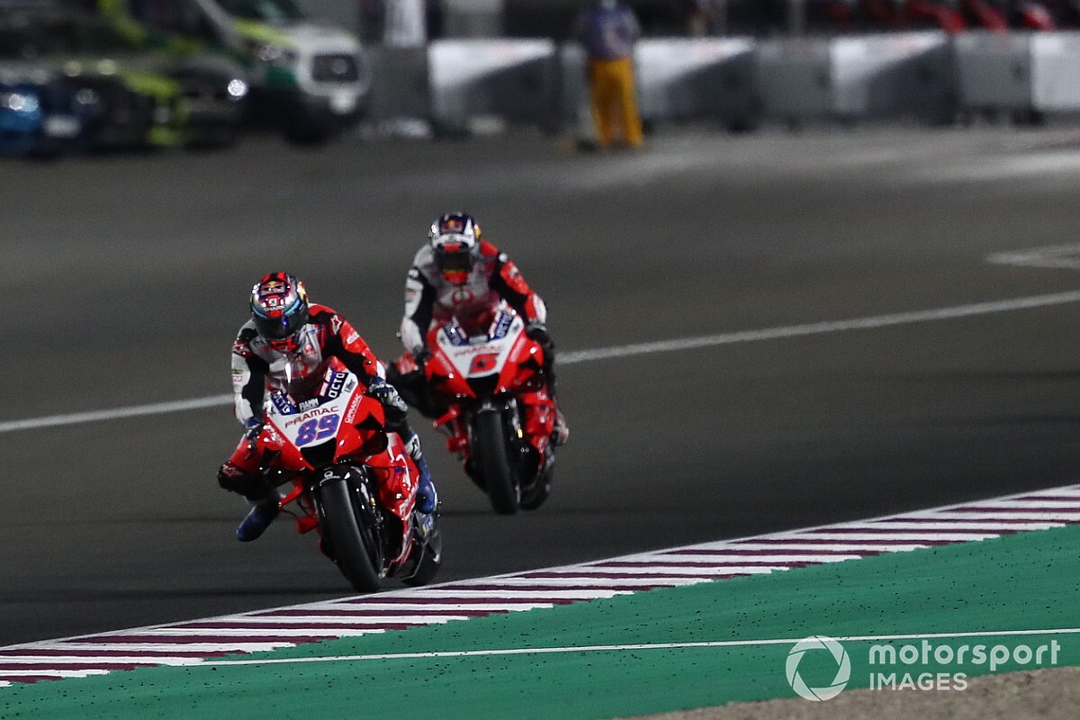 Martín: "Si no es Zarco el que me pasa al final, le hubiera luchado la posición"