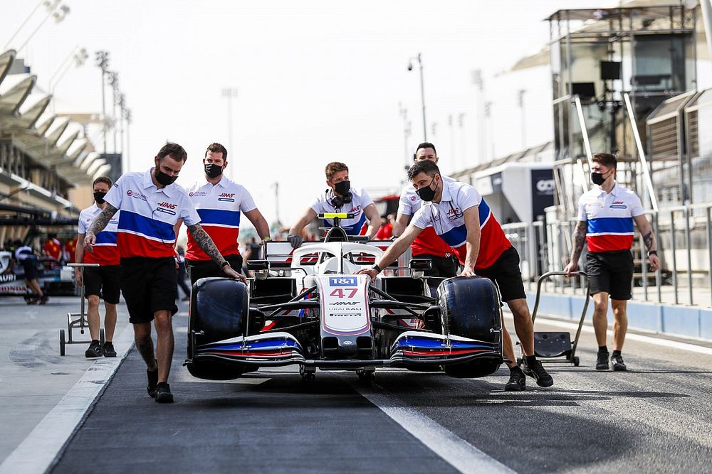 Technische problemen treffen Haas op eerste F1-testdag