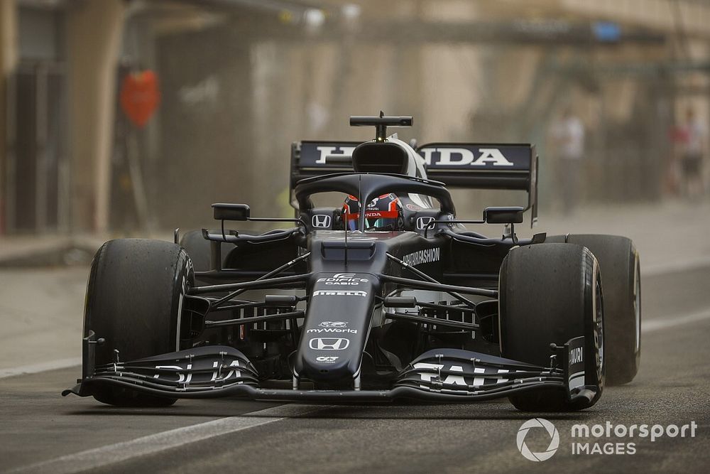 F1プレシーズンテスト初日午後|砂埃舞う悪コンディションでフェルスタッペンがトップ。角田裕毅は9番手
