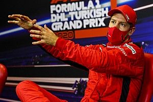 Феттель за день продал три Ferrari и два Mercedes