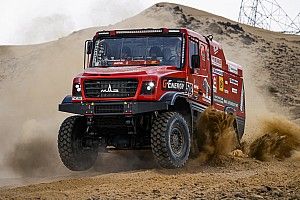 Вязович на МАЗе стал первым лидером «Дакара» в грузовом зачете