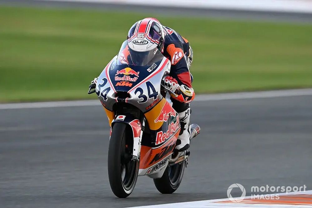 Race 1 Rookies Cup Valencia 2: Mario Suryo Aji Finis Kelima