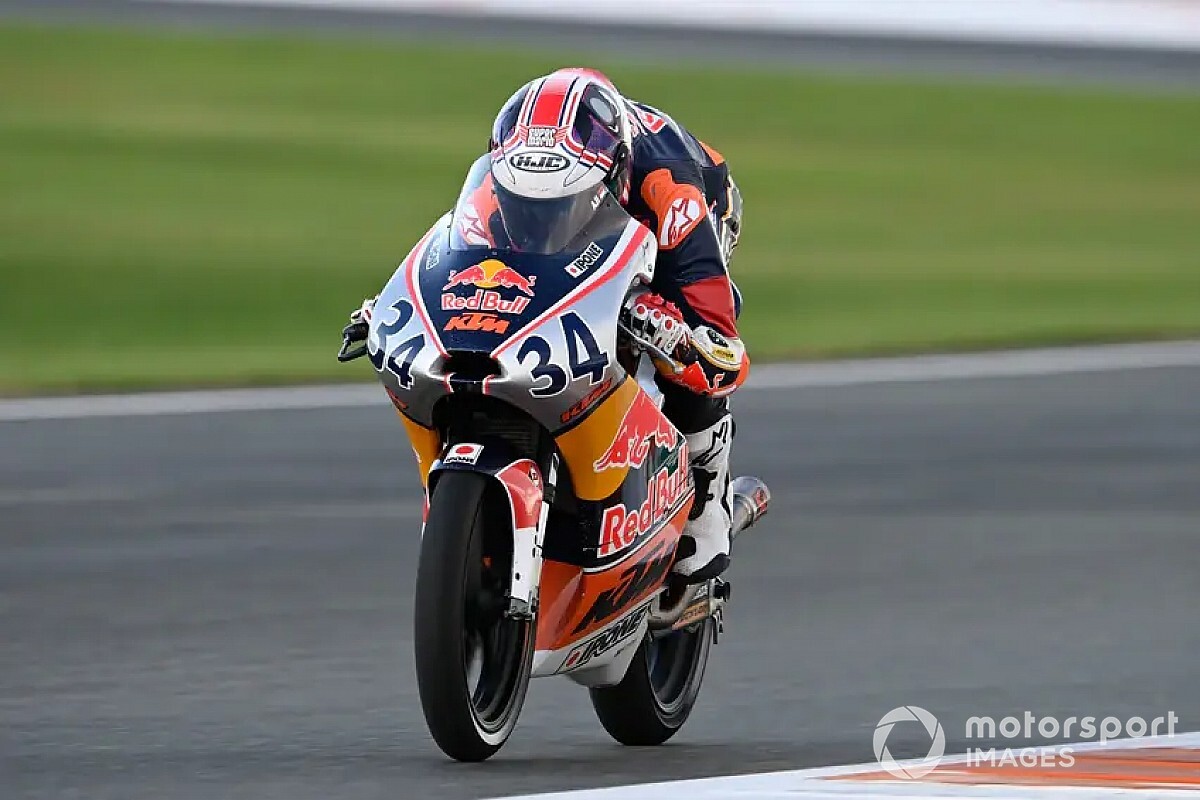 Race 1 Rookies Cup Valencia 2: Mario Suryo Aji Finis Kelima