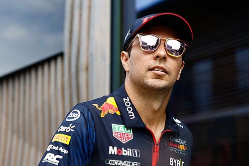 Red Bull pide a Checo P&eacute;rez mejorar para pensar en asiento de 2025