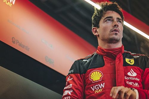 Leclerc revela ha iniciado conversaciones sobre su futuro en Ferrari
