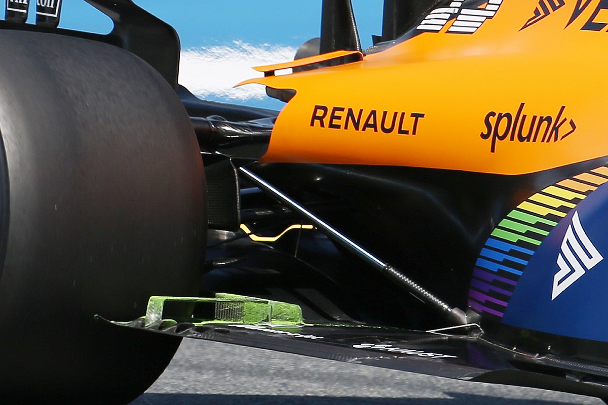 McLaren: c'è un deflettore sul fondo in stile Ferrari