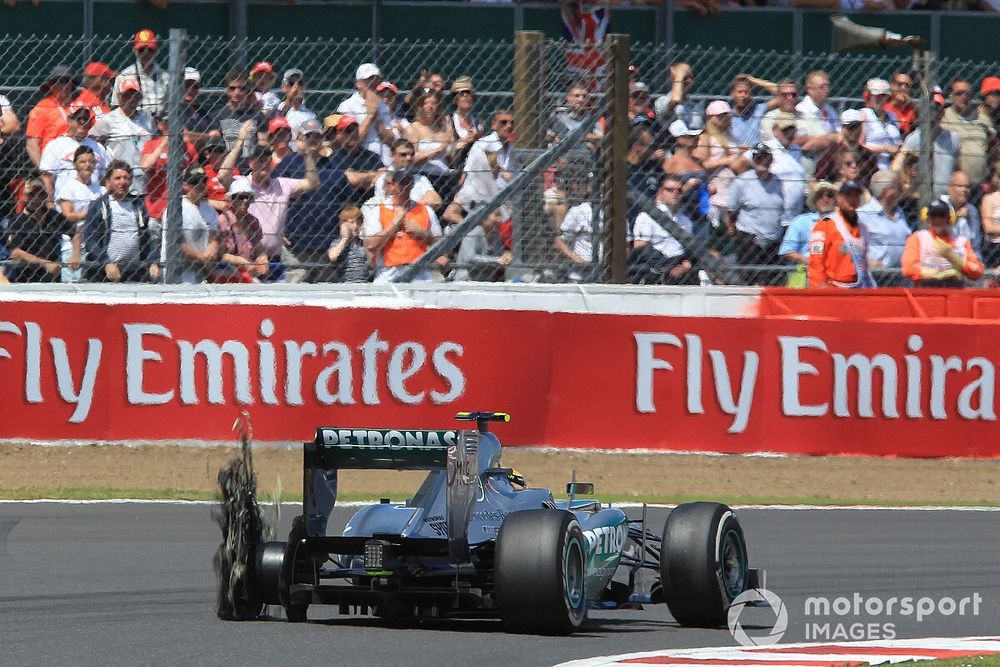 Mercedes: "DAS, lastik patlamalarında bir etken değildi"