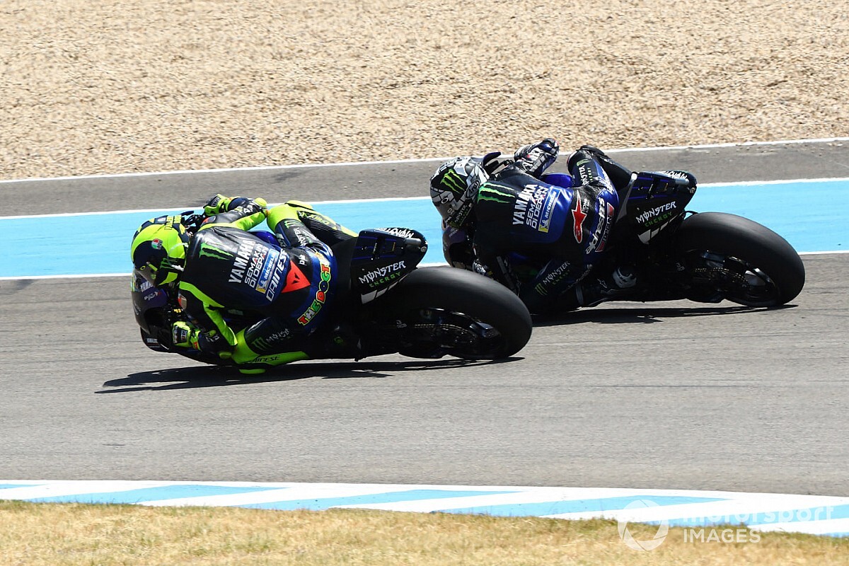 Rossi: "Yamaha me dice que tengo 41 años y aprenda a llevar la moto de Quartararo y Viñales"