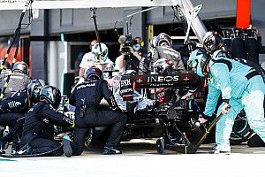 Túllépte-e Hamilton a boxutcai sebességhatárt?