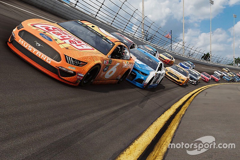 Hivatásos és virtuális versenyzők is részt vesznek az All-star NASCAR Heat-eseményen