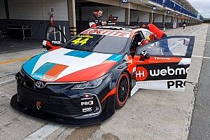 Bruno Baptista mostra diferenças de Corolla da Stock com carro de rua