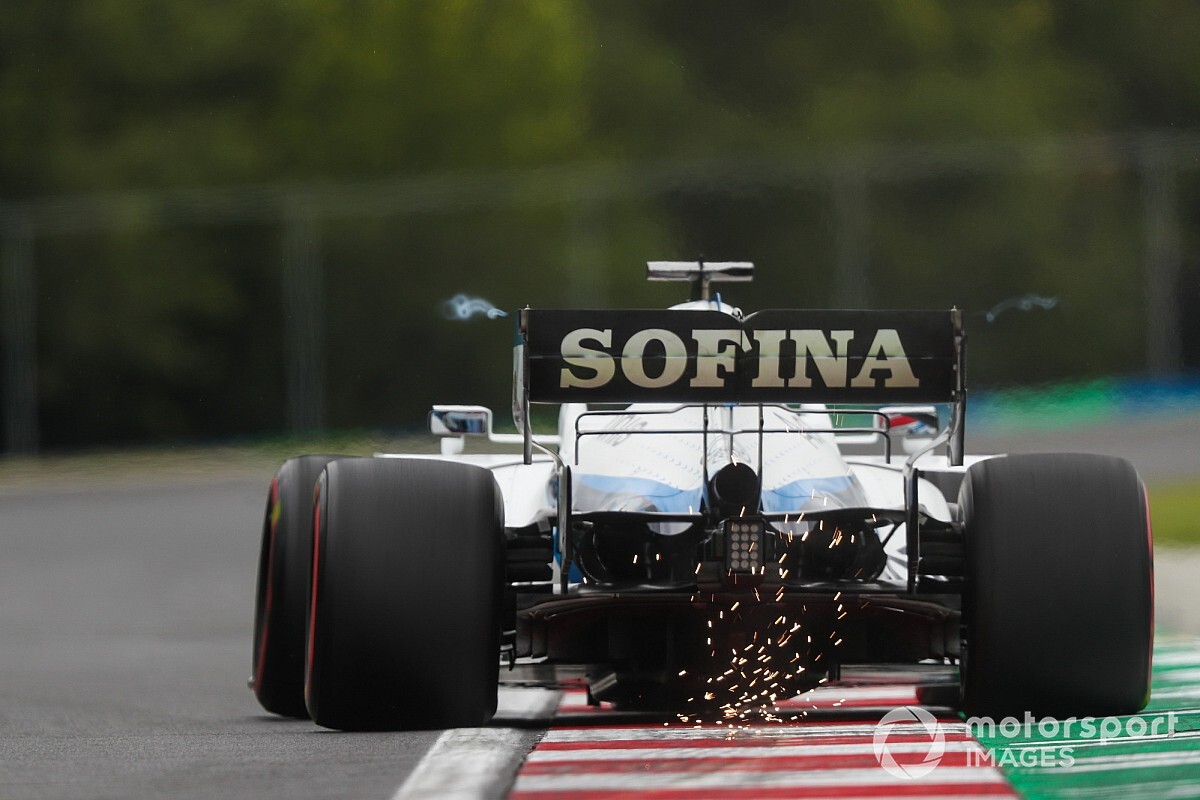 Russell: "FW43'le diğer araçları takip etmek imkansız