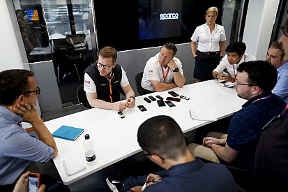 A McLaren csúsztatja IndyCarba való beszállását