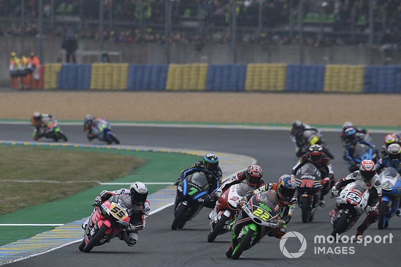Moto3, pioggia di penalità e griglia stravolta in Austria