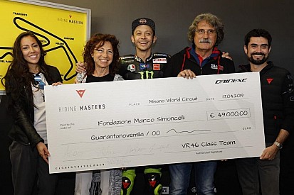 Valentino istruttore di guida per beneficenza: donati 49 mila euro alla Fondazione Simoncelli
