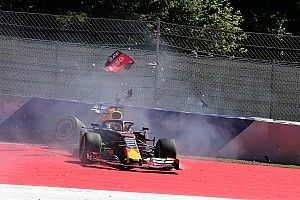 Verstappen vermoedt dat wind belangrijk aandeel had in crash