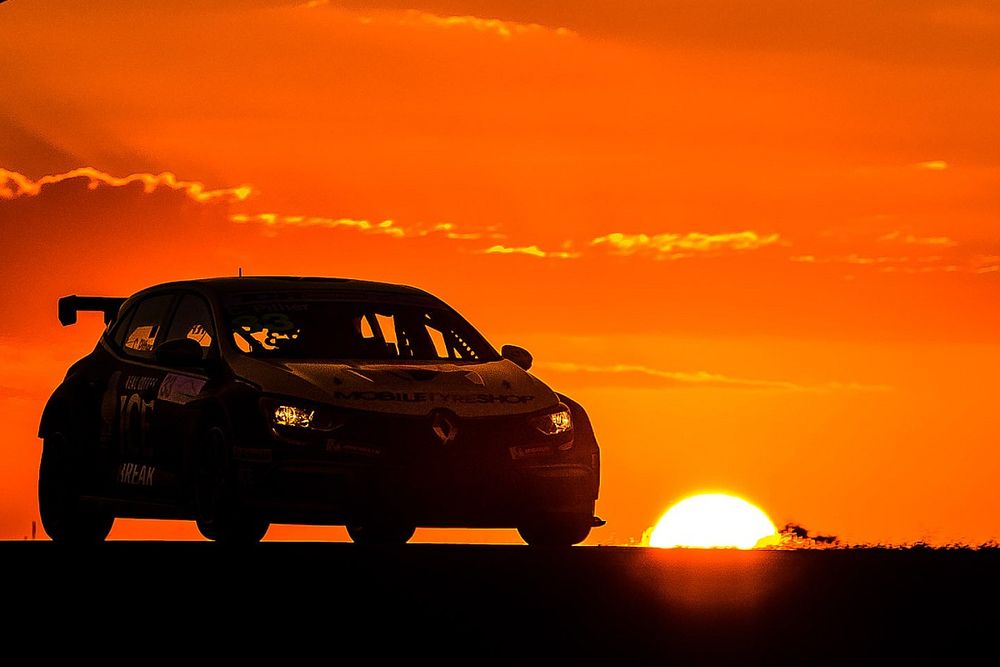 TCR to race under lights in Sydney