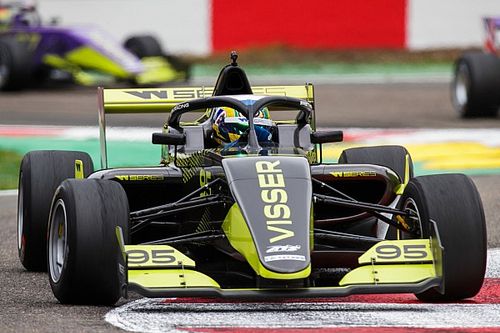 Visser vence a Chadwick en la W Series