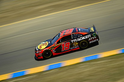 Truex domina e garante nova vitória em Sonoma