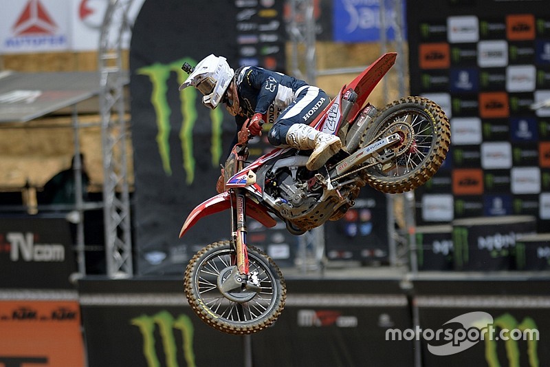 Tim Gajser lancia la sfida a Cairoli con una doppietta in Portogallo