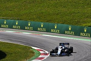 Russell, Williams’tan ayrılmak istediğini yalanladı