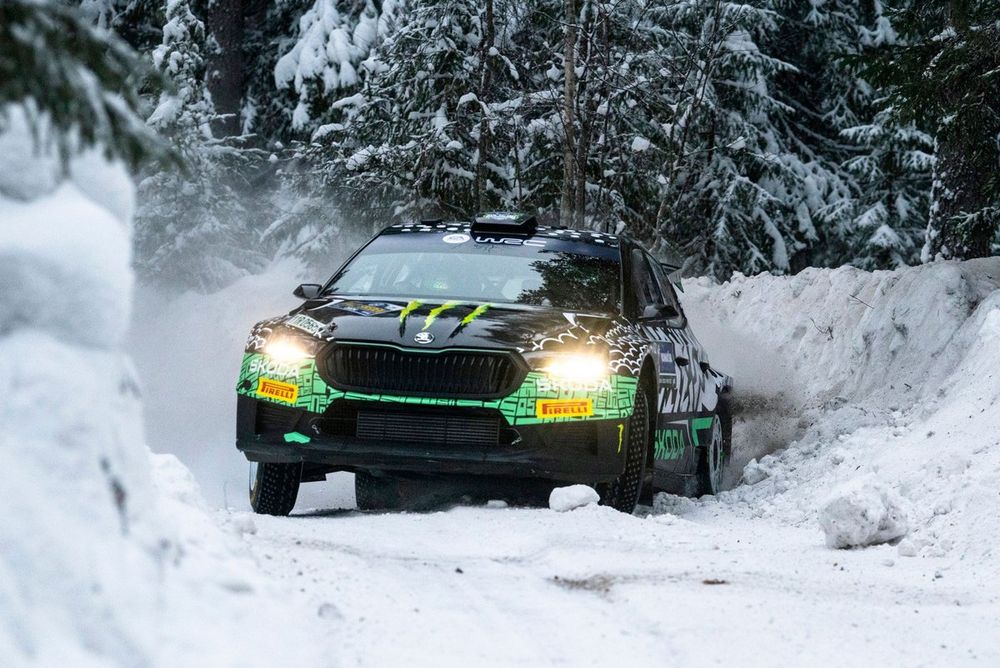 Oliver Solberg, Elliott Edmondson, Toksport WRT Skoda Fabia Evo Rally2