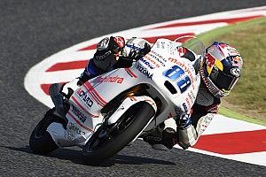 Martin suffers hand injury after Barcelona crash