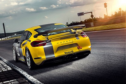 Flying Lizard completes its World Challenge lineup