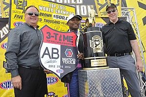 Brown earns Top Fuel title, Force takes Funny Car win