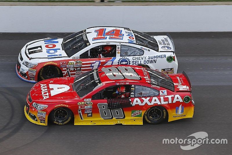 Stewart and Gordon share one-lap salute after final Brickyard 400