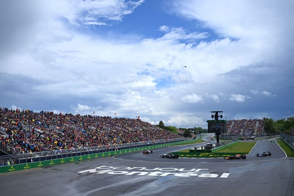 Kevin Magnussen, Haas VF-24, Esteban Ocon, Alpine A524, Sergio Perez, Red Bull Racing RB20