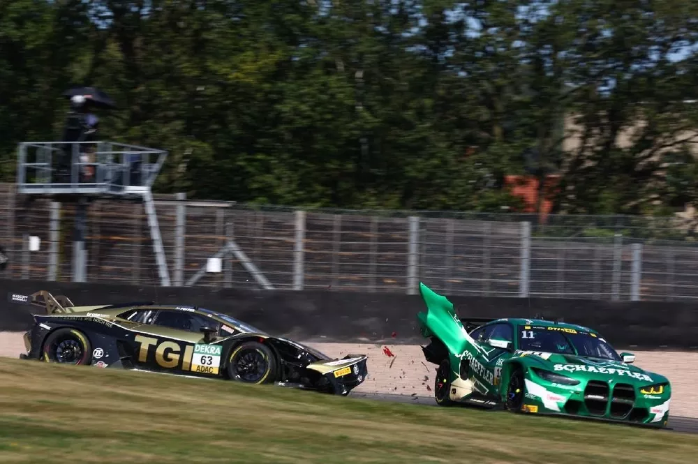 Jordan Pepper, Grasser Racing Team Lamborghini Huracán EVO GT3 and Marco Wittmann, Schubert Motorsport BMW M4 GT3
