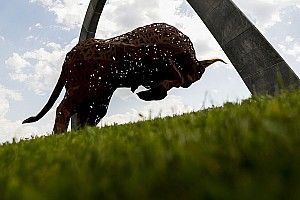 F1: Hamilton lidera terceiro treino livre para o GP da Áustria marcado por batida de Latifi