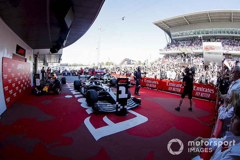 Verstappen: „Hamilton is öregszik, és a Mercedesszel Alonso szintén bajnok lett volna”