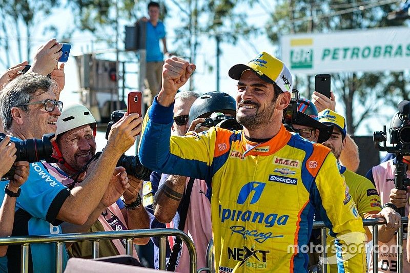 Stock Car: Thiago Camilo domina e vence corrida 1 em Londrina
