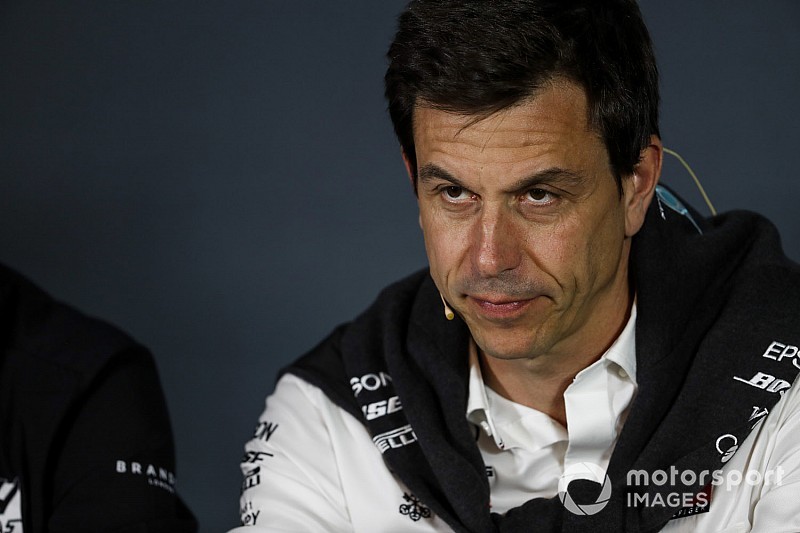 Bos Mercedes: Jangan beri tekanan pada stewards